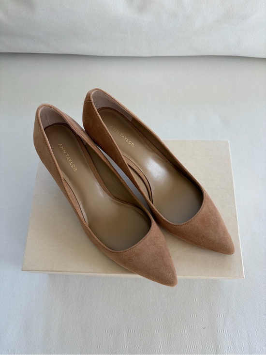 Ann Taylor Shoes - Ann Taylor Pointed Toe Suede Flats in Brown